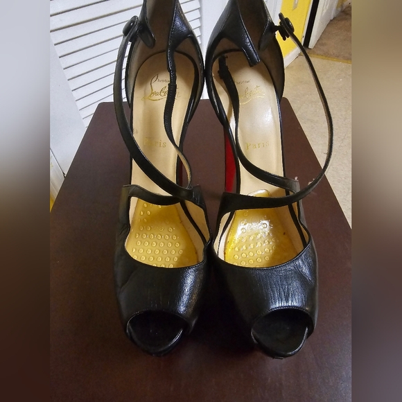 Christian Louboutin Heels Size 10 - Picture 3 of 12